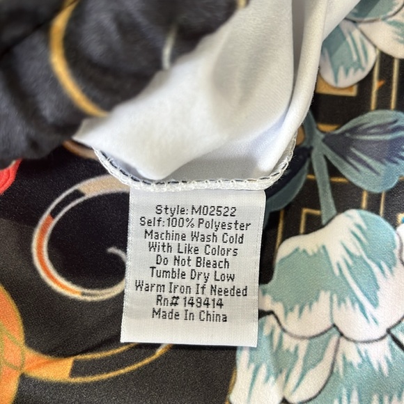 Johnny Was Floral Peace Beach Blanket 65”x70” NWT - Picture 9 of 9